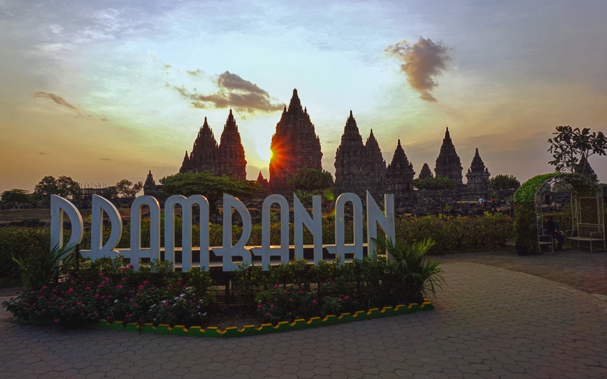 Wisata Candi Prambanan